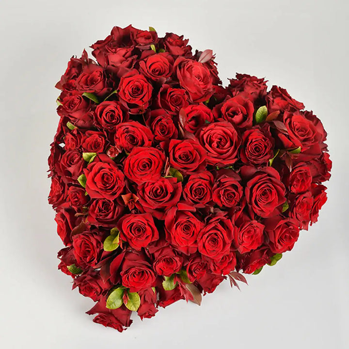 Bed of roses romantic arrangement